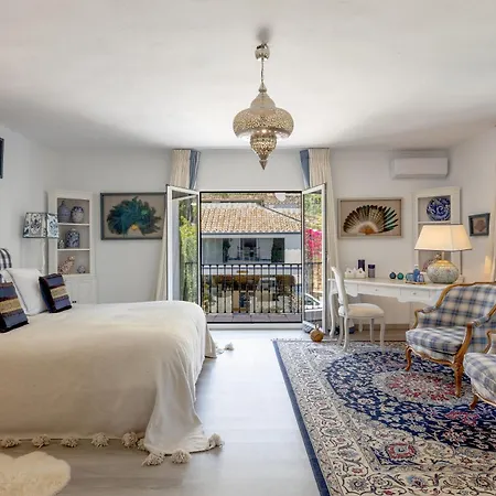 Casablu - An Andalusian Boutique *